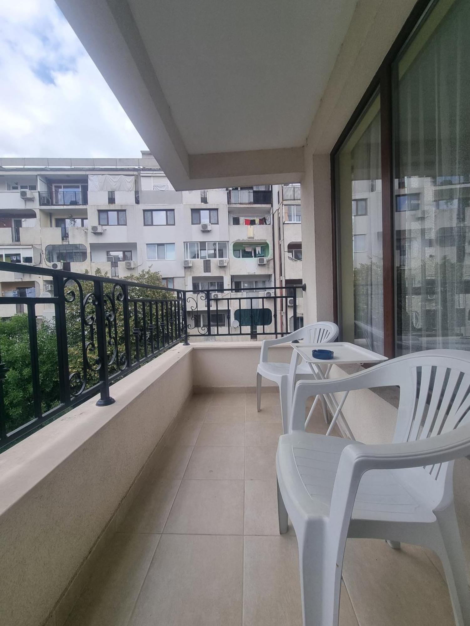 Apartment Natalia 2 Burgas Bagian luar foto
